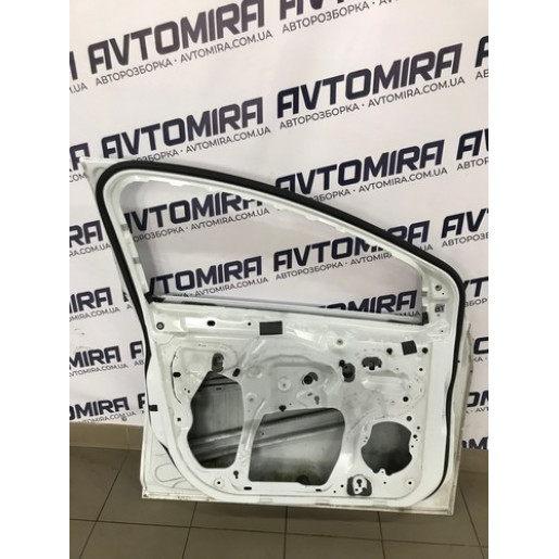 Двері передні ліві Ford Focus 3 2011-2017 1810218